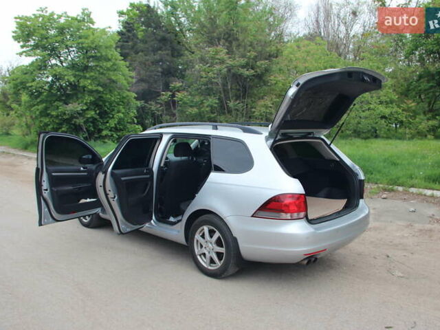 Серый Фольксваген Гольф, объемом двигателя 2 л и пробегом 175 тыс. км за 11990 $, фото 75 на Automoto.ua