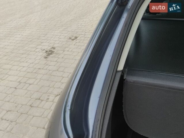 Серый Фольксваген Гольф, объемом двигателя 1.6 л и пробегом 284 тыс. км за 9200 $, фото 48 на Automoto.ua