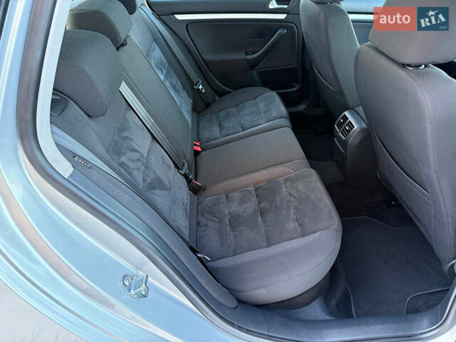 Сірий Фольксваген Гольф, об'ємом двигуна 1.4 л та пробігом 205 тис. км за 8300 $, фото 24 на Automoto.ua