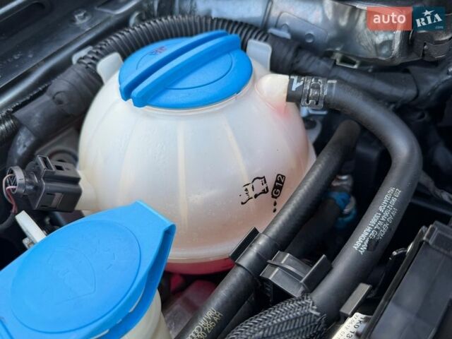 Серый Фольксваген Гольф, объемом двигателя 1.6 л и пробегом 177 тыс. км за 8950 $, фото 49 на Automoto.ua