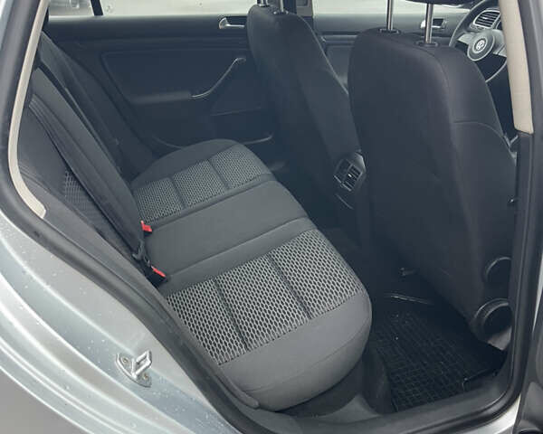 Сірий Фольксваген Гольф, об'ємом двигуна 1.6 л та пробігом 198 тис. км за 8200 $, фото 16 на Automoto.ua