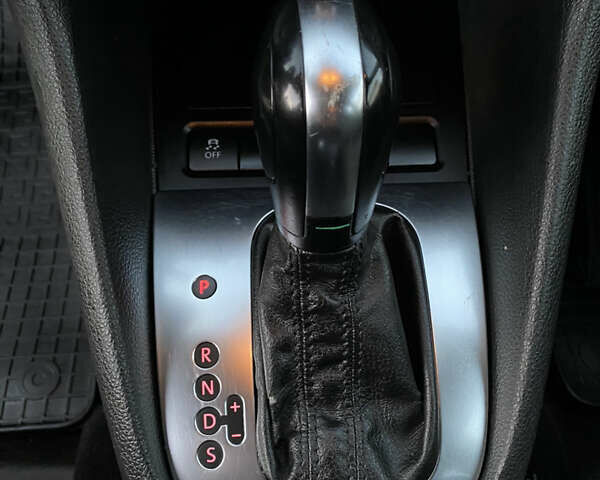 Серый Фольксваген Гольф, объемом двигателя 1.6 л и пробегом 198 тыс. км за 8200 $, фото 35 на Automoto.ua