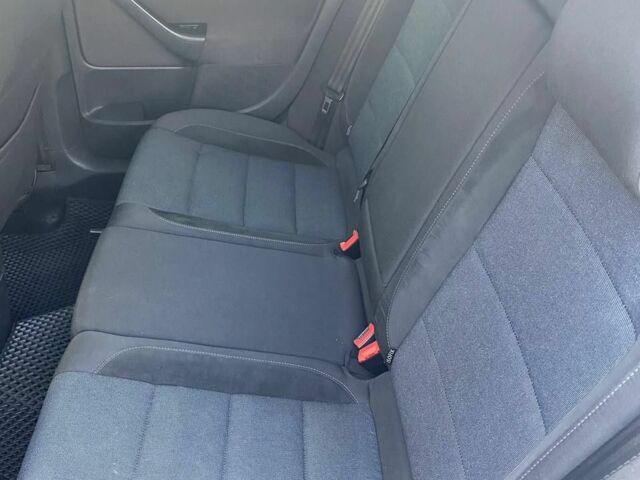 Серый Фольксваген Гольф, объемом двигателя 2 л и пробегом 246 тыс. км за 9500 $, фото 3 на Automoto.ua