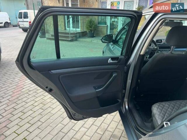 Серый Фольксваген Гольф, объемом двигателя 1.97 л и пробегом 300 тыс. км за 9200 $, фото 30 на Automoto.ua