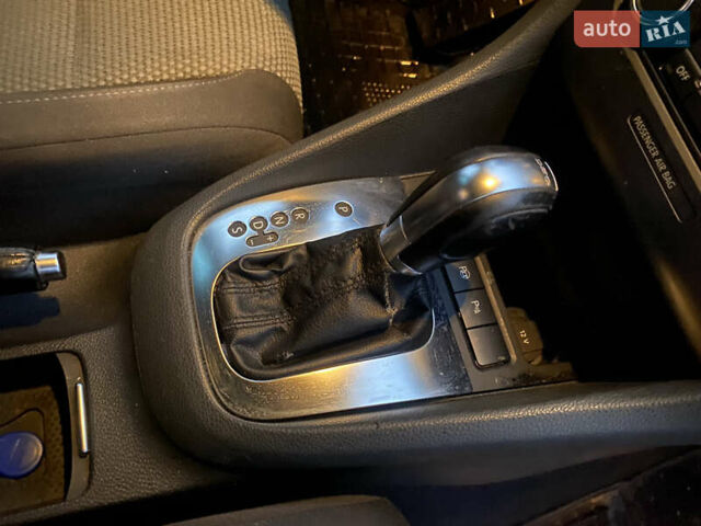 Серый Фольксваген Гольф, объемом двигателя 1.6 л и пробегом 240 тыс. км за 8350 $, фото 24 на Automoto.ua