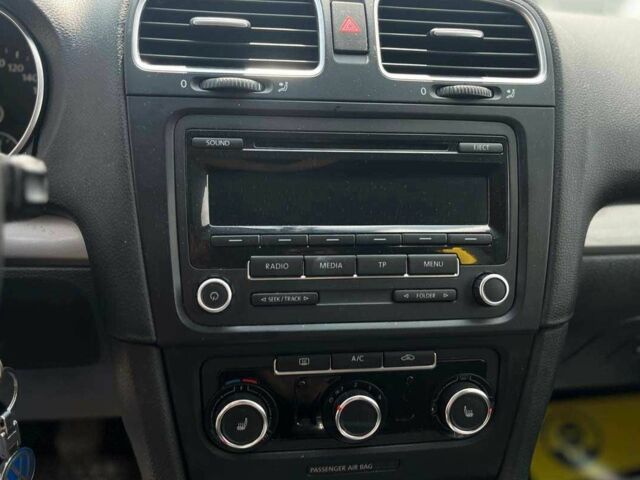 Серый Фольксваген Гольф, объемом двигателя 1.6 л и пробегом 333 тыс. км за 7500 $, фото 19 на Automoto.ua