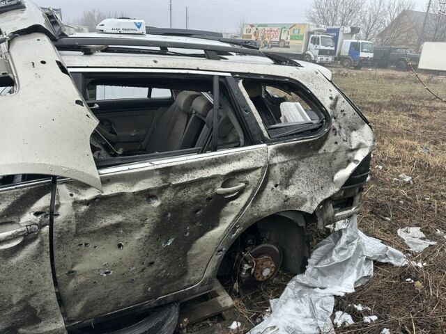 Серый Фольксваген Гольф, объемом двигателя 1.6 л и пробегом 180 тыс. км за 3000 $, фото 2 на Automoto.ua