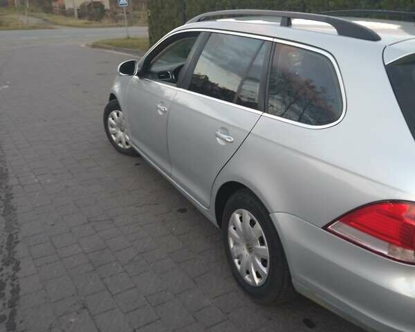 Серый Фольксваген Гольф, объемом двигателя 1.6 л и пробегом 326 тыс. км за 6850 $, фото 8 на Automoto.ua