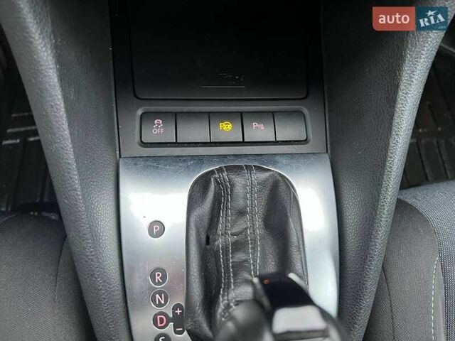 Серый Фольксваген Гольф, объемом двигателя 1.97 л и пробегом 302 тыс. км за 9000 $, фото 22 на Automoto.ua