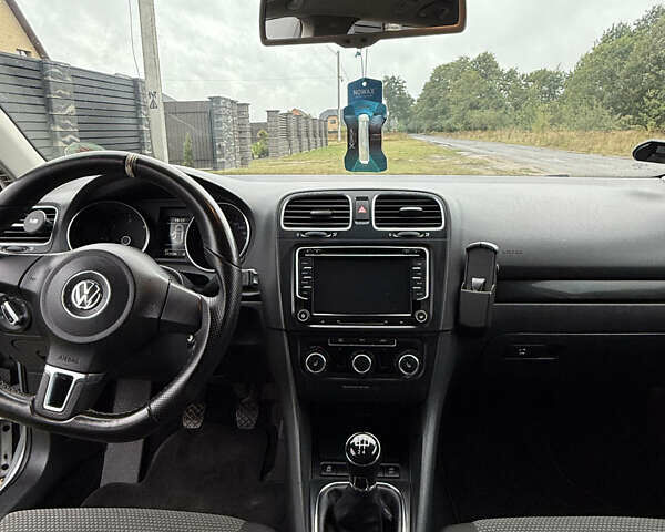 Серый Фольксваген Гольф, объемом двигателя 1.6 л и пробегом 270 тыс. км за 8300 $, фото 10 на Automoto.ua