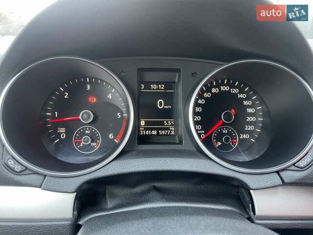 Серый Фольксваген Гольф, объемом двигателя 1.6 л и пробегом 315 тыс. км за 7500 $, фото 1 на Automoto.ua