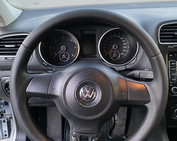 Серый Фольксваген Гольф, объемом двигателя 1.6 л и пробегом 198 тыс. км за 8200 $, фото 31 на Automoto.ua