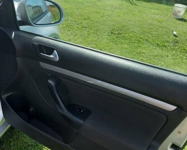 Серый Фольксваген Гольф, объемом двигателя 1.6 л и пробегом 198 тыс. км за 7100 $, фото 29 на Automoto.ua