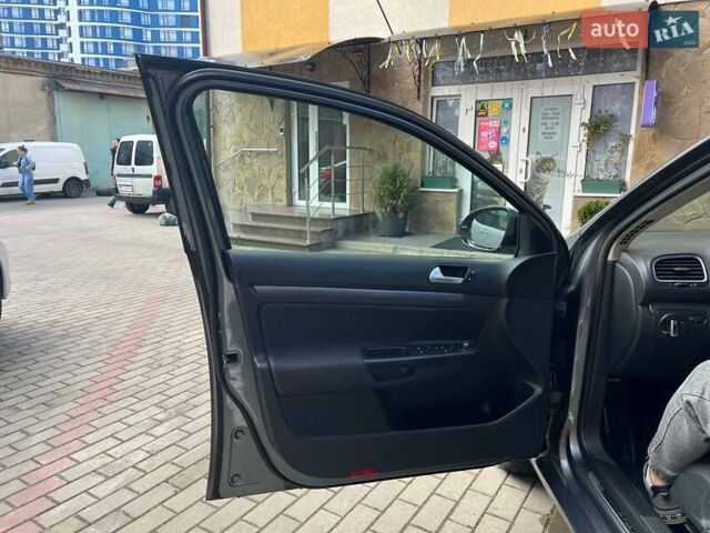 Серый Фольксваген Гольф, объемом двигателя 1.97 л и пробегом 300 тыс. км за 9200 $, фото 20 на Automoto.ua