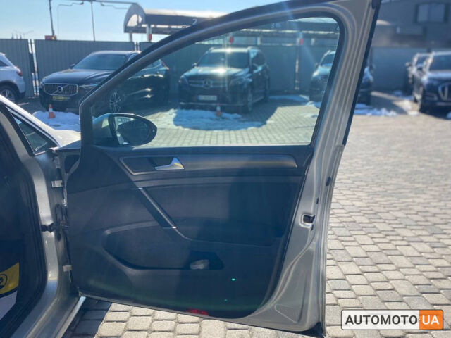 Серый Фольксваген Гольф, объемом двигателя 1.6 л и пробегом 285 тыс. км за 10300 $, фото 20 на Automoto.ua