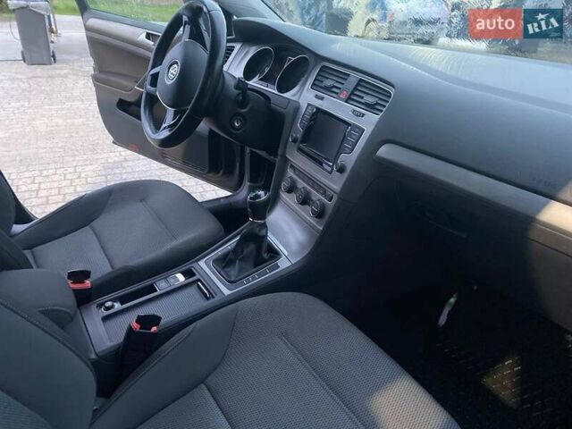 Серый Фольксваген Гольф, объемом двигателя 1.6 л и пробегом 233 тыс. км за 11300 $, фото 23 на Automoto.ua