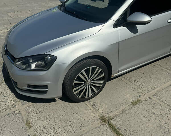 Серый Фольксваген Гольф, объемом двигателя 1.6 л и пробегом 260 тыс. км за 9300 $, фото 2 на Automoto.ua