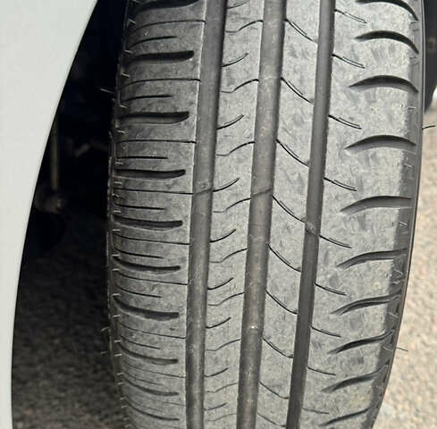 Серый Фольксваген Гольф, объемом двигателя 1.6 л и пробегом 221 тыс. км за 9450 $, фото 78 на Automoto.ua