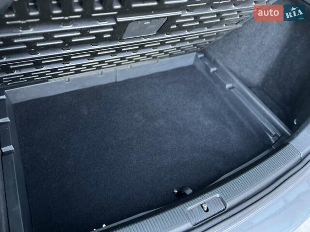 Серый Фольксваген Гольф, объемом двигателя 1.6 л и пробегом 240 тыс. км за 8750 $, фото 36 на Automoto.ua