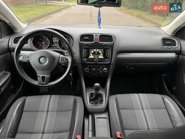 Серый Фольксваген Гольф, объемом двигателя 1.6 л и пробегом 221 тыс. км за 9450 $, фото 29 на Automoto.ua