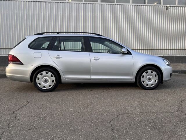 Серый Фольксваген Гольф, объемом двигателя 1.2 л и пробегом 119 тыс. км за 8300 $, фото 5 на Automoto.ua