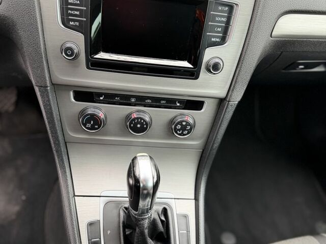 Серый Фольксваген Гольф, объемом двигателя 1.6 л и пробегом 300 тыс. км за 9600 $, фото 10 на Automoto.ua