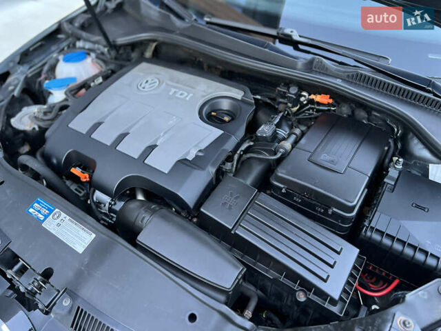 Серый Фольксваген Гольф, объемом двигателя 1.6 л и пробегом 240 тыс. км за 8750 $, фото 37 на Automoto.ua