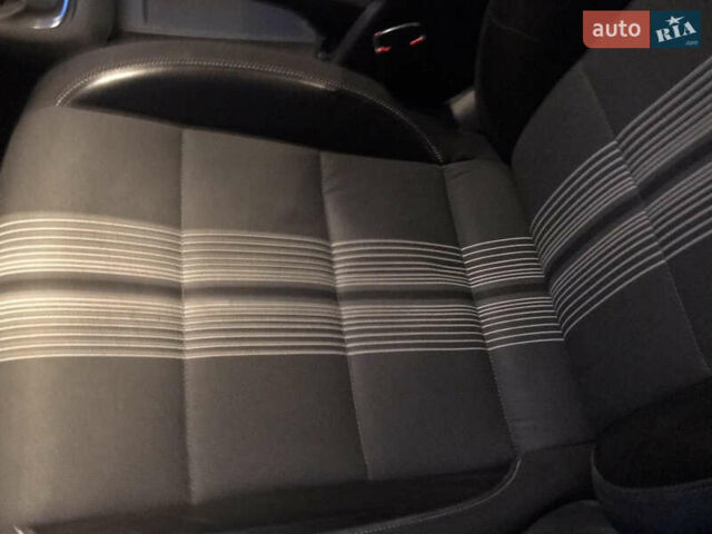 Серый Фольксваген Гольф, объемом двигателя 2 л и пробегом 320 тыс. км за 9200 $, фото 18 на Automoto.ua