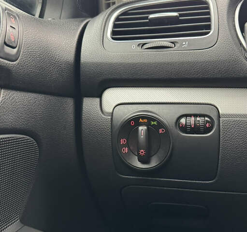 Серый Фольксваген Гольф, объемом двигателя 1.6 л и пробегом 221 тыс. км за 9450 $, фото 46 на Automoto.ua