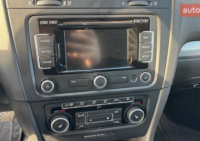 Серый Фольксваген Гольф, объемом двигателя 1.97 л и пробегом 308 тыс. км за 9500 $, фото 13 на Automoto.ua