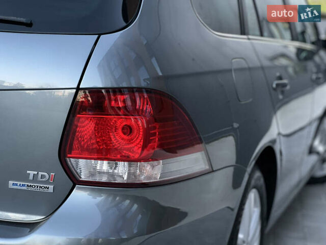 Серый Фольксваген Гольф, объемом двигателя 1.6 л и пробегом 240 тыс. км за 8750 $, фото 17 на Automoto.ua