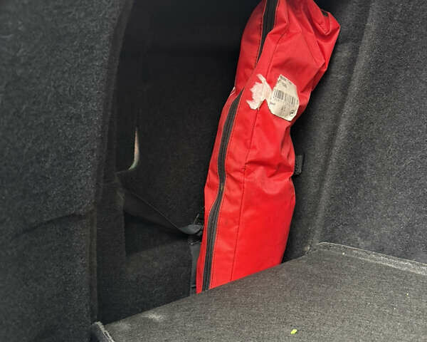 Серый Фольксваген Гольф, объемом двигателя 1.6 л и пробегом 221 тыс. км за 9450 $, фото 64 на Automoto.ua