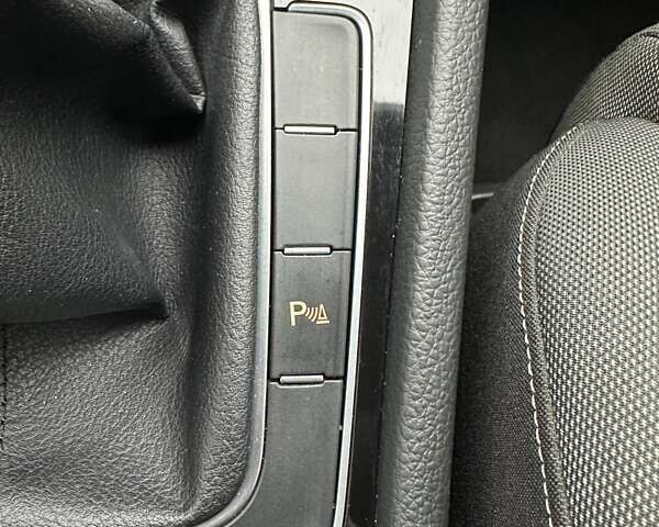 Серый Фольксваген Гольф, объемом двигателя 1.4 л и пробегом 157 тыс. км за 11200 $, фото 27 на Automoto.ua