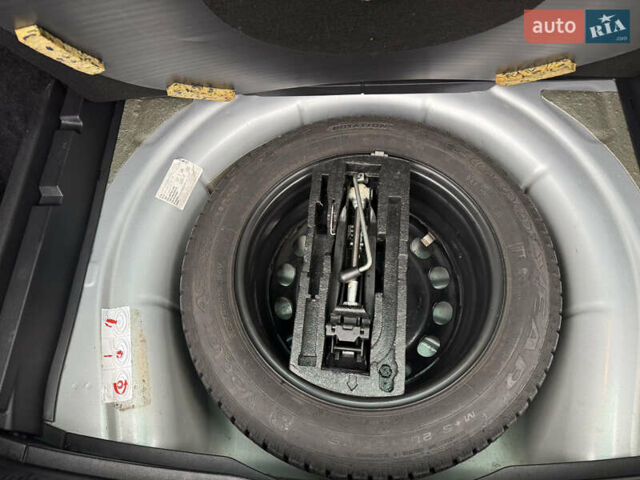 Серый Фольксваген Гольф, объемом двигателя 1.6 л и пробегом 221 тыс. км за 9450 $, фото 62 на Automoto.ua