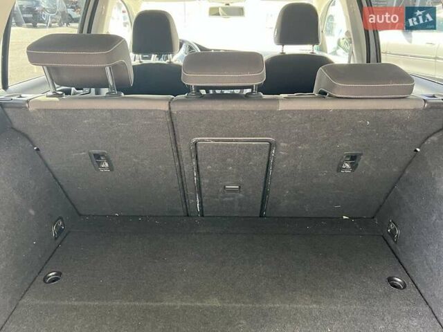 Серый Фольксваген Гольф, объемом двигателя 1.6 л и пробегом 233 тыс. км за 10450 $, фото 12 на Automoto.ua