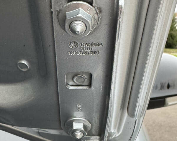 Серый Фольксваген Гольф, объемом двигателя 1.6 л и пробегом 221 тыс. км за 9450 $, фото 72 на Automoto.ua