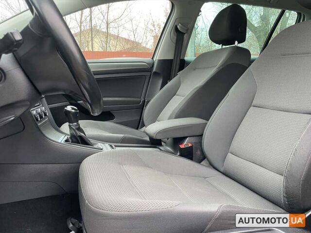 Серый Фольксваген Гольф, объемом двигателя 1.6 л и пробегом 194 тыс. км за 10800 $, фото 9 на Automoto.ua