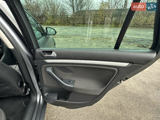 Серый Фольксваген Гольф, объемом двигателя 1.97 л и пробегом 212 тыс. км за 9800 $, фото 30 на Automoto.ua