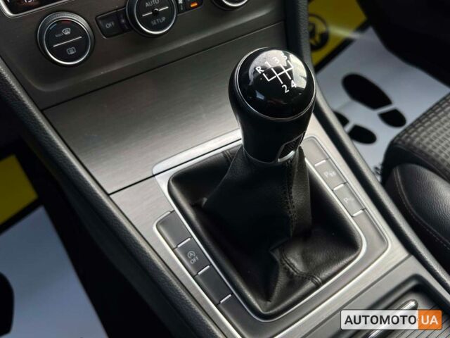 Сірий Фольксваген Гольф, об'ємом двигуна 1.6 л та пробігом 313 тис. км за 9400 $, фото 11 на Automoto.ua