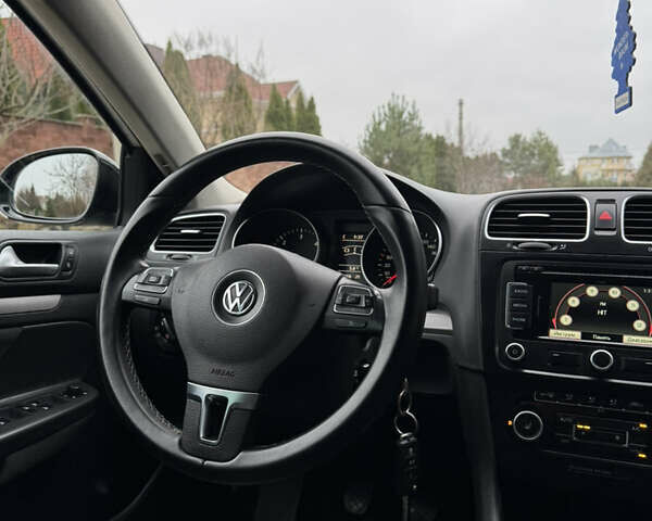 Серый Фольксваген Гольф, объемом двигателя 1.6 л и пробегом 221 тыс. км за 9450 $, фото 40 на Automoto.ua