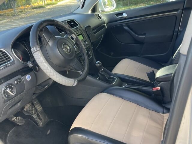 Серый Фольксваген Гольф, объемом двигателя 1.6 л и пробегом 328 тыс. км за 7500 $, фото 7 на Automoto.ua