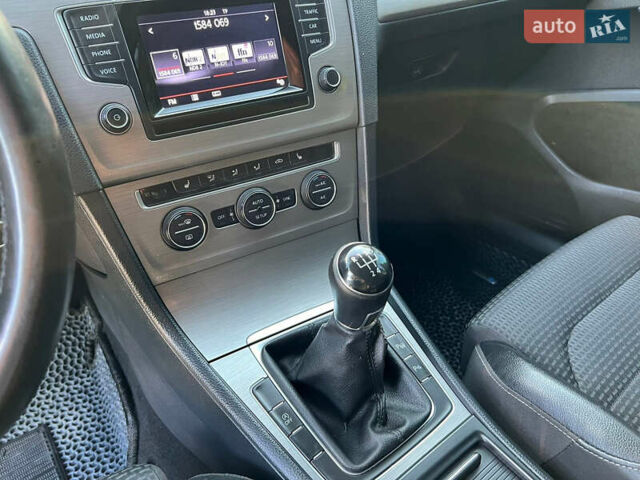 Серый Фольксваген Гольф, объемом двигателя 1.6 л и пробегом 263 тыс. км за 9200 $, фото 7 на Automoto.ua