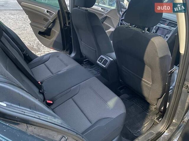 Серый Фольксваген Гольф, объемом двигателя 1.6 л и пробегом 233 тыс. км за 11300 $, фото 19 на Automoto.ua