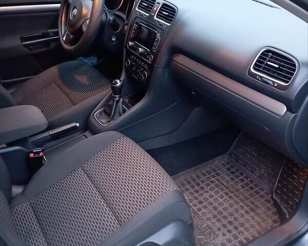 Серый Фольксваген Гольф, объемом двигателя 1.6 л и пробегом 250 тыс. км за 8500 $, фото 17 на Automoto.ua