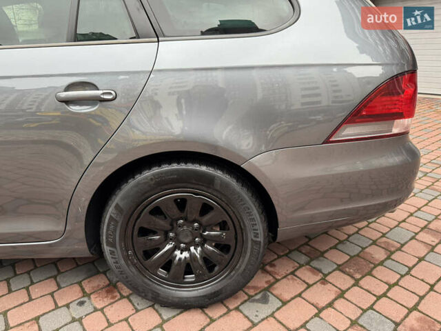 Сірий Фольксваген Гольф, об'ємом двигуна 1.97 л та пробігом 223 тис. км за 7950 $, фото 57 на Automoto.ua