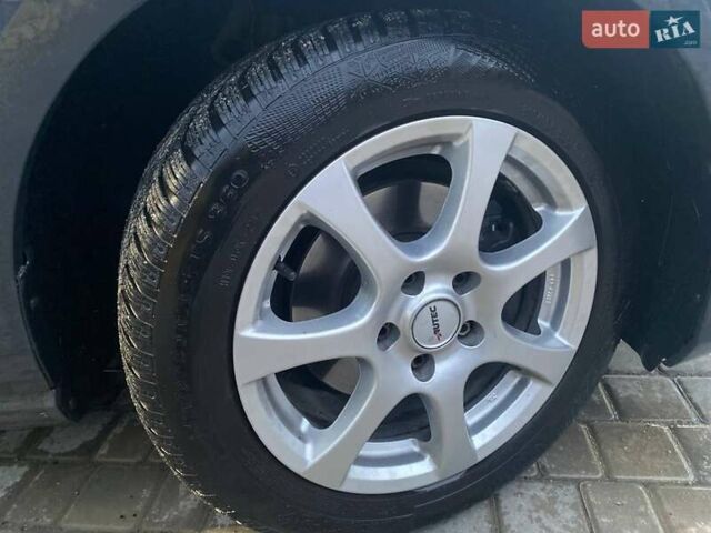 Серый Фольксваген Гольф, объемом двигателя 1.6 л и пробегом 233 тыс. км за 11300 $, фото 24 на Automoto.ua