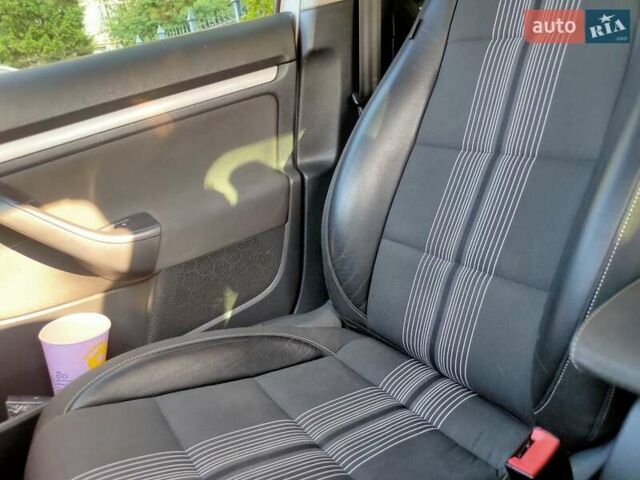 Сірий Фольксваген Гольф, об'ємом двигуна 1.6 л та пробігом 194 тис. км за 9800 $, фото 1 на Automoto.ua