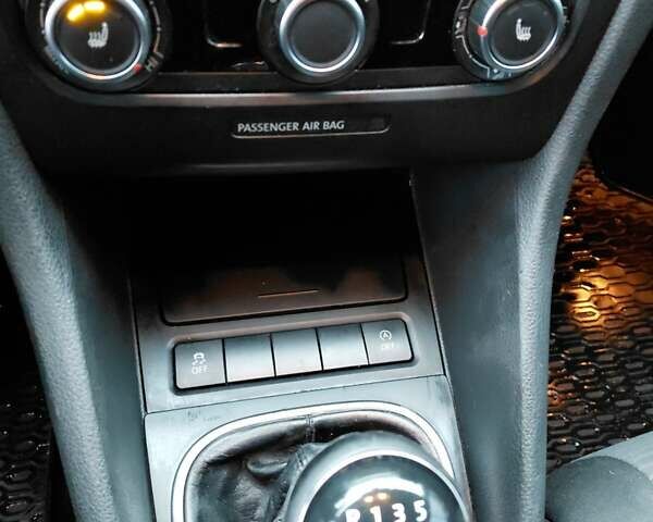 Серый Фольксваген Гольф, объемом двигателя 1.6 л и пробегом 259 тыс. км за 7700 $, фото 15 на Automoto.ua