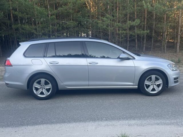 Фольксваген Гольф 2013 в Киеве на Automoto.ua Серый Фольксваген Гольф, объемом двигателя 1.6 л и пробегом 277 тыс. км за 9500 $, фото 4 на Automoto.ua