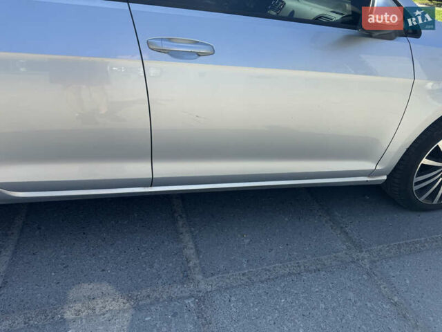 Серый Фольксваген Гольф, объемом двигателя 1.6 л и пробегом 260 тыс. км за 9300 $, фото 14 на Automoto.ua